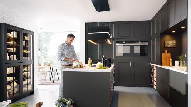 Moderne Kücheninsel schwarz
