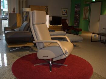 68418bdf4496f2a3ab2944be