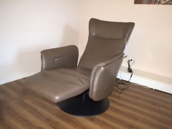 6841a8f94496f2a3ab295cf2