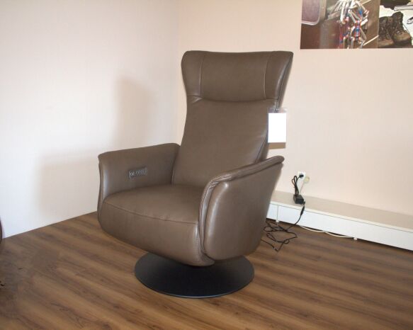 6841a8fa4496f2a3ab295cf8