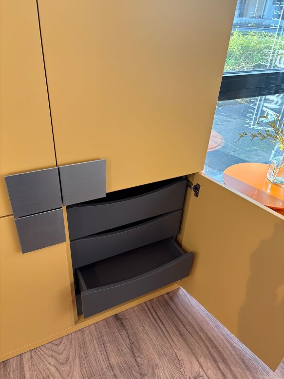 691d8d56e02c662d5808431d