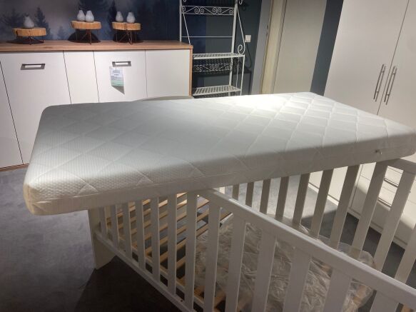 693c1caf70d5403609fa4f83