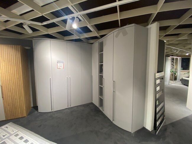 Eckschrank geschlossen 2