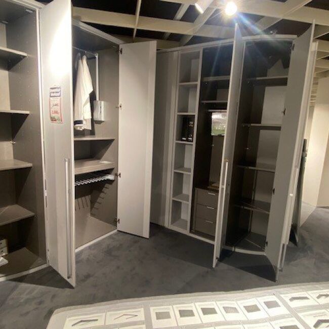 Eckschrank offen.jpg 2