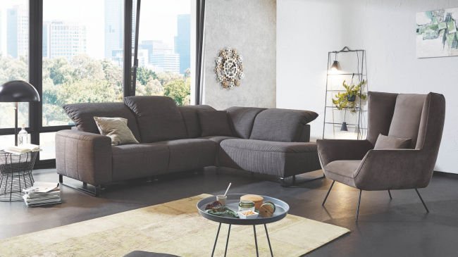 Dunkelgraue Couch mit Sessel